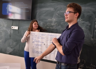 Doctrinele politice ale partidelor din Parlamentul European studiate de elevii din Măgdăcești