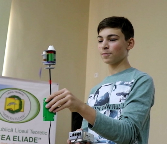 Lecție deschisă de chimie cu genericul „Hidrogenul – element al Universului” în liceu „Mircea Eliade”