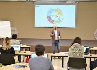 Rezolvăm probleme STEM prin metoda experimentală, cu echipamente programabile