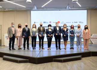 Internet de mare viteză și tehnologii digitale pentru școlile din Moldova