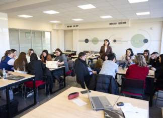 60 de cadre didactice și reprezentanți ai 12 școli au participat la prima sesiune a programului pilot „Digital Accelerator”